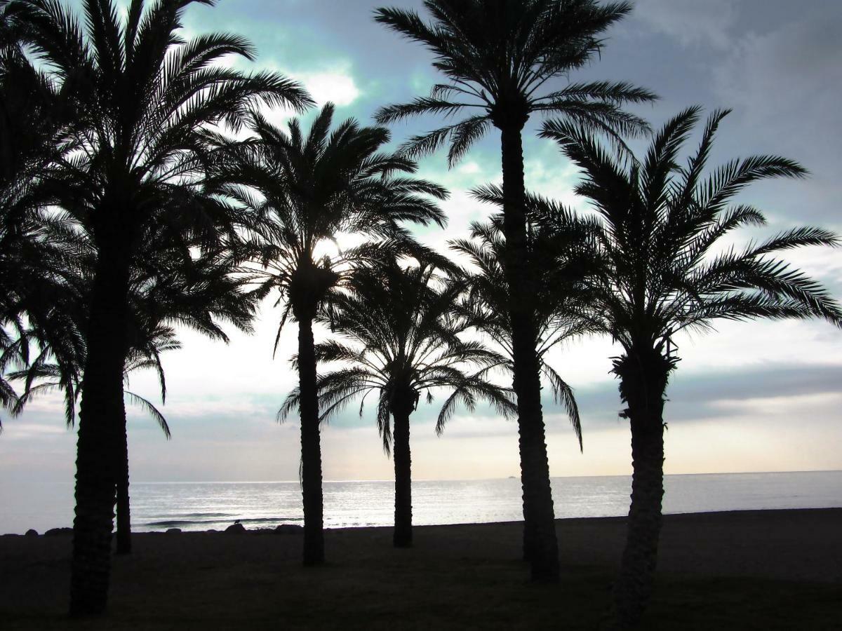 Carihuela Beach Torremolinos Exterior foto